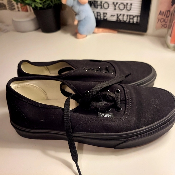 VANS size 7 - Picture 2 of 3